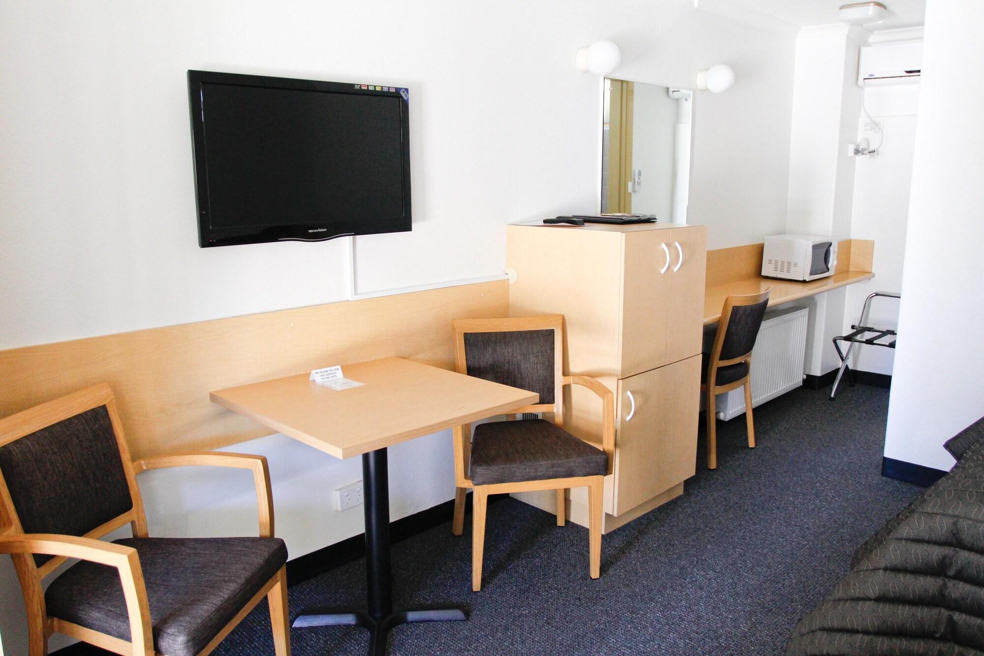 Mid City Motor Inn كوينبيان المظهر الخارجي الصورة