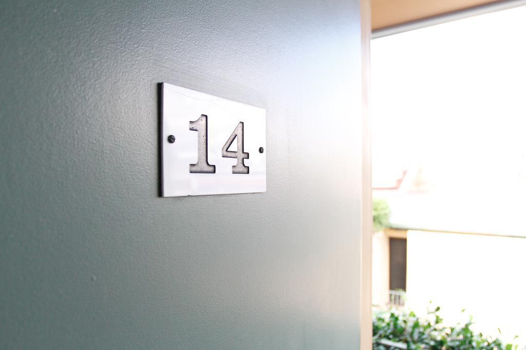 Mid City Motor Inn كوينبيان الغرفة الصورة